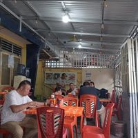 Seatings at Mom's Cafe in 