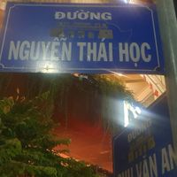 It's down a small street in between the 2 buildings in the photo, on Nguyen Thai Hok just a few metres up from Chu van An on the left. at Mingle Cafe in Hue