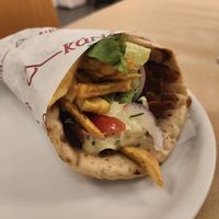 Vegan meatless souvlaki at Kandavlos Gkazi - Κάνδαυλος Γκάζι in Athens