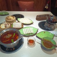 Dinner as served at One Leaf, One World 一叶一世界 - WenShu 文殊坊 in Chengdu