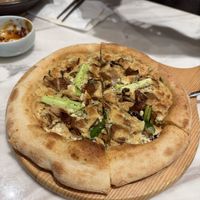 Pizza with asparagus and mushrooms  at Ru Pure Vegan - 博华广场店 in Shanghai