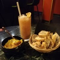 Chimera et tartinade de saison (pois chiche) at Speechless in Paris