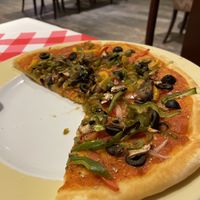 Vegetariena pizza with no cheese  at La Mamma in Karachi