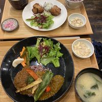 Karaage (top) and curry (bottom) - set meals.   at Komaki Shokudo in Tokyo