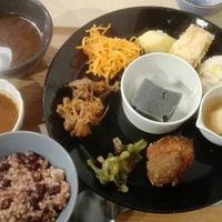 All inclusive menu with brown rice + beans at Komaki Shokudo in Tokyo