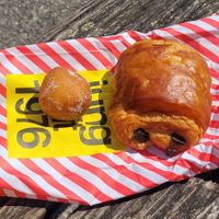 Quarkini, Pain au chocolat at Jung - Schanzengraben in Zurich