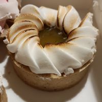 Éva – Tarte citron at Copains - Victor Hugo in Paris