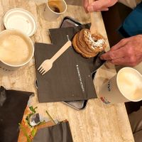 Small cake, tofu-avocado sandwich, two cappuccinos and an espresso: for over 40 euros😲(and in single-use containers...) at Copains - Tiquetonne  in Paris