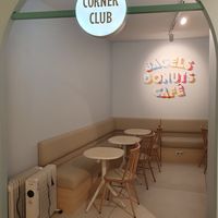 Sitzplätze at Bagel Corner in Grenoble