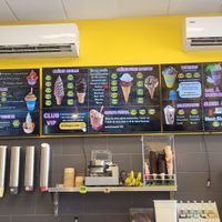  at Oh! 3 Singes in Laval