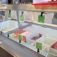  at Oh! 3 Singes in Laval