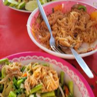 Noodles, veggie stir fry at Khanomchin Che Kai - Food Stall in Koh Samui