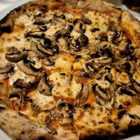 Vegetarian champignon pizza (not vegan) at Amore & Passione in Agadir