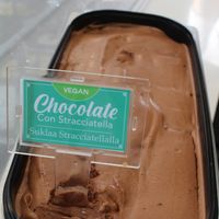 Helado vegano de Chocolate con Stracciatella at Pipazze Gelato in Malaga