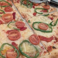  at Pizzaloriano in San Roque