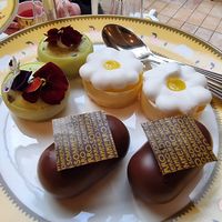 The sweets🤩 at To Søstre in Oslo