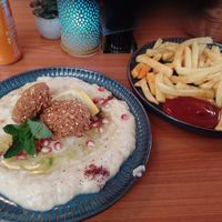 Baba ghanousch, pommes at Palmyra in Gottingen