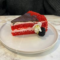 Red velvet, not good honestly 5,50€ at The Vegan Roll in Madrid