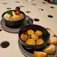 Mini curry bowl and mushrooms at TOSSO Hoba in Tokyo