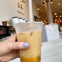 Mango jasmine green tea with oat milkk  at YumCha 荏茶 in Tallinn