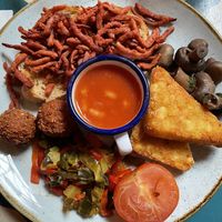 Vegan breakfast with added vegan "bacon” at Lounges - Ludo Lounge in Bournemouth