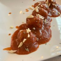 Albóndigas de alubias con tomate  at Aquí Se Puede in Badajoz