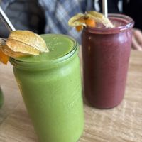 Kale Moss & Amazing Acai smoothie   at Vegan Backyard in Berlin