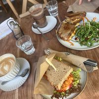 Kichererbsen Masala Sandwich und grilled Cheese (vegan)  at Café Wolke in Frankfurt