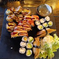 8x Green Peace (82), 6x Lax Crunchy (70), 6x Avocado Maki (63), 6x Inari Maki (66), 2x Kampyo Nigiri (93) at House of Vegan in Leipzig