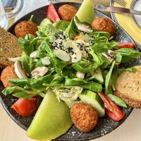 Falafel salad bowl  at Santé in Mallorca