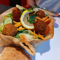 Falafel Salat Bowl at Diner 66 in Soltau