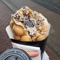 Cashewbutter und Oreo Bubble waffle at Creperie Lamara in Hannover