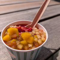 Do it yourself Softeis mit vielen veganen Toppings at Kännchenklein in Cottbus