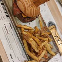 Hamburguesa lotus vegana at The Paradise Burgers in Ciudad Real