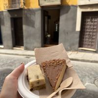 "Cheesecake" & cookie + Vanille & pecan tart at My Cat's Cake in Cuenca