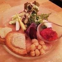 Toast and salad at Cocomo in Tokyo