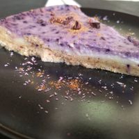 Tremenda tarta de arándanos 100% todo vegano at The Wala Room in Torremolinos