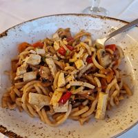 Nodddles tofu and vegetables at Me Da Igual in Calpe