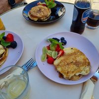Pancakes with fruits at Noencafé in Oostende