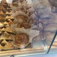 vegan cruffins filled with apple or chocolate  at Bäckerei BioKaiser - Berger Straße in Frankfurt