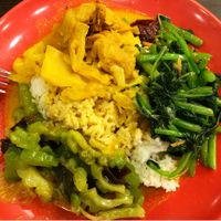 Curry vegetables rice  at Green Vegetarian 三德 - YewTee in West Singapore