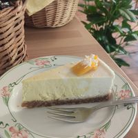 Mango-Kokos-Torte at Hotel Restaurant du Cerf in Soubey