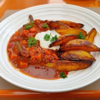 Chili sin Carne on potato wedges at Hotel Restaurant du Cerf in Soubey