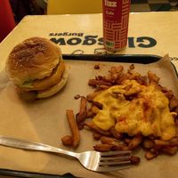 Glasgow avec steak de haricots rouges, frites avec sauce fauxmagère et cola bordelais at Glasgow Burgers in Nantes