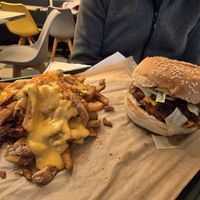 Burger and fries at Glasgow Burgers in Nantes