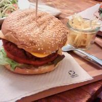 Burger at Quinoa in Barcelona