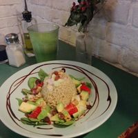 Quinoa salad and veggie smoothie at Quinoa in Barcelona