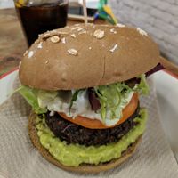 Delicious burger 🌱 at Quinoa in Barcelona