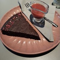 Brownie mit Himbeeren at Wonderland Ljubljana in Ljubljana
