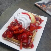 strawberry waffle at Eismeer in Munich